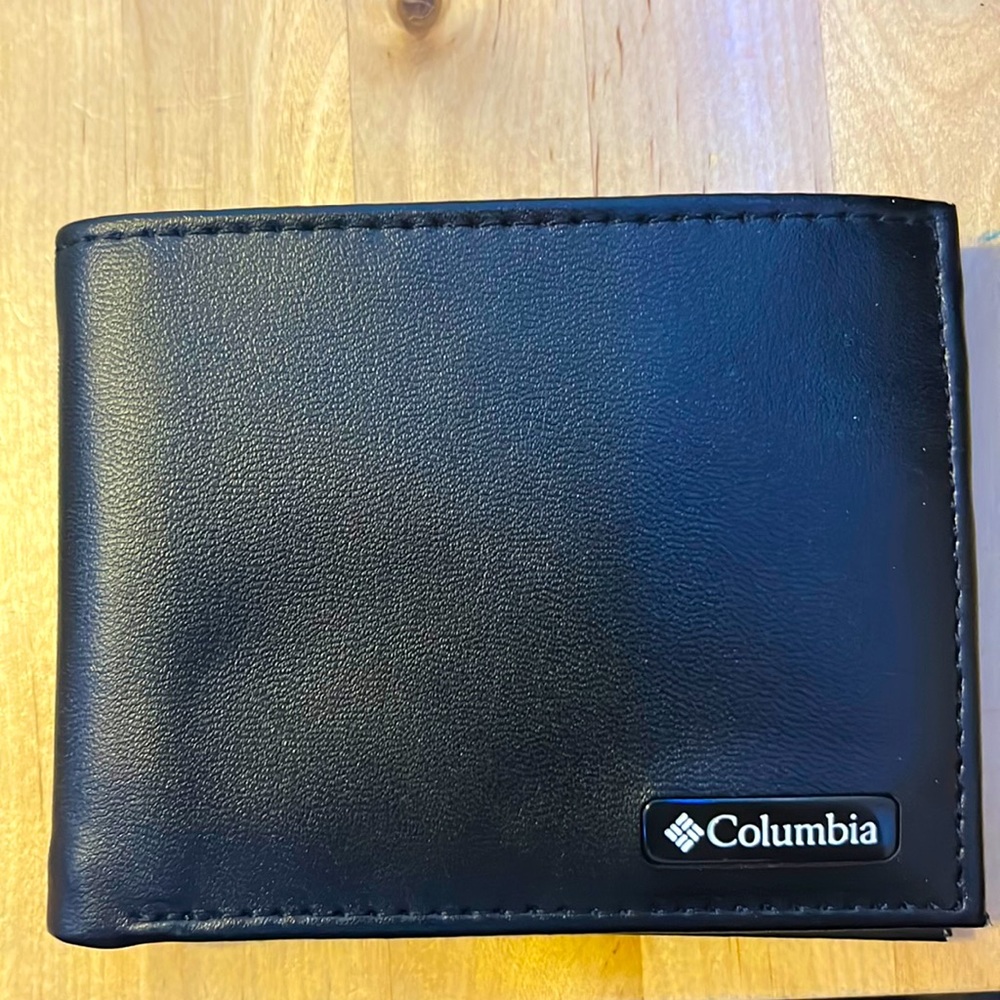 Columbia leather wallet